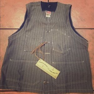 Men’s large vest— L.C. King
